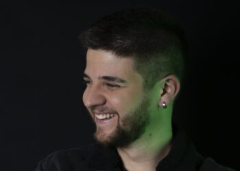 Arthurzinho se apresenta no Vila Dom Pedro Bar