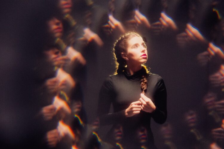 Nina Fernandes se apresenta pela primeira vez em Belo Horizonte (MG)