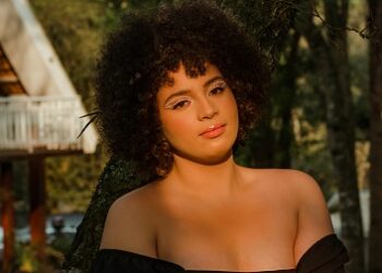 Composição de Brenda Mota, “Lanternas”, ganha voz do cantor Matheus Audan