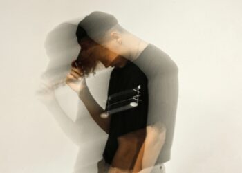 Cantor e compositor Dp Araujo lança o primeiro álbum da carreira, “97”