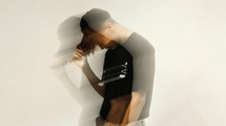 Cantor e compositor Dp Araujo lança o primeiro álbum da carreira, “97”