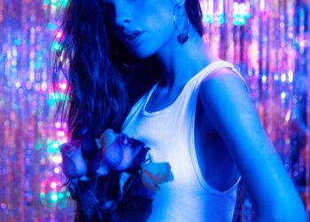 Giulia Be conquista certificado de platina pelo single “pessoa certa hora errada”