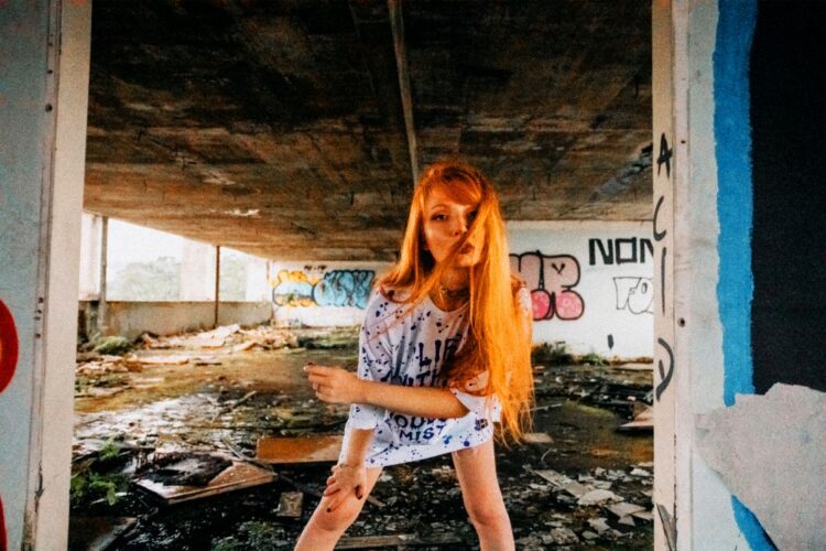 Em nova fase, Daphne lança track solo “Gasoline” pela label VexDistro de Miami