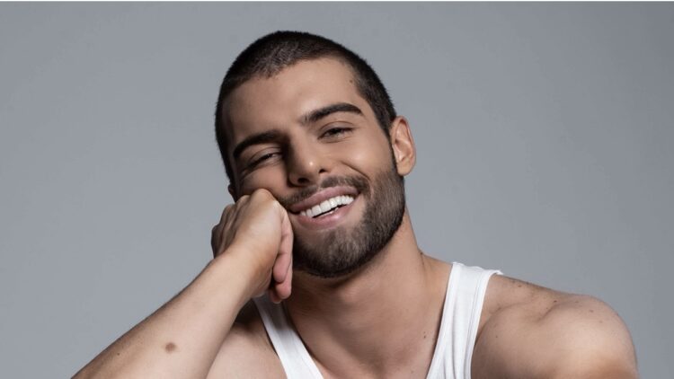 ZEK aposta no R&B em seu novo single, “Só Tem Eu”