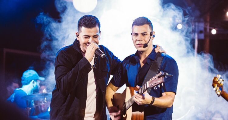 Felipe & Thiago lançam “É Só o Começo”, primeiro EP da dupla sertaneja