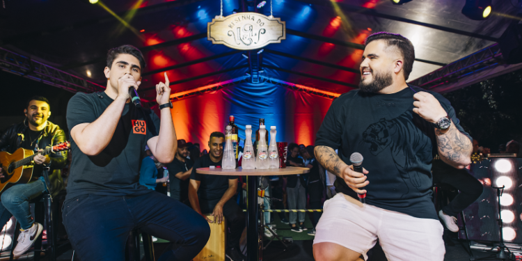 Luccas e Leonardo lançam pout-pourri “Sem Me Controlar/Só de Você”