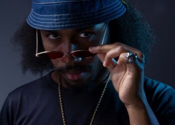 Cantor Maximo mXm passa mensagem especial no novo single “Mente Cheia de Fé”