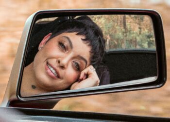 “Música para recomeços”: Kell Smith lança single no setembro amarelo