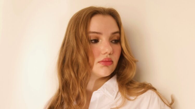 Amanda Birchal lança mais um single pela Alma Music