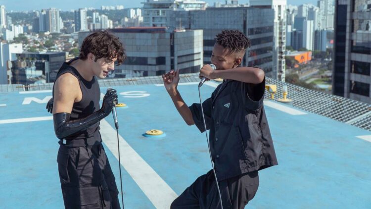 Lucas Pretti convida Kaike para versão intimista de “Tão Leve” no projeto Sky Sessions