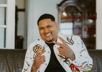 Kevin O Chris aposta em 130BPM e resgata suas raízes no álbum “Tamborzão Raiz”