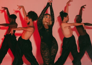 Com referências da Beyonce, Ana Flávia lança cover da Glória Groove para comemorar aniversário. Assista!￼