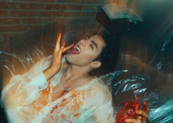 Lucas Pretti divulga “Tão Bem”, seu novo single, e incorpora um vampiro no clipe