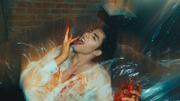 Lucas Pretti divulga “Tão Bem”, seu novo single, e incorpora um vampiro no clipe