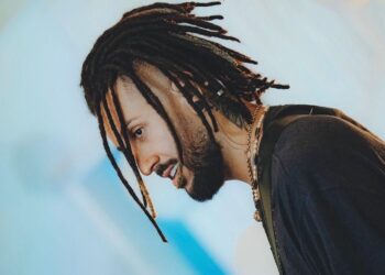 Fechando com chave de ouro seu primeiro DVD, Julies lança a sofrência do reggae pop “Muito mais que Nós”