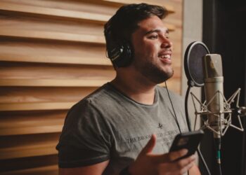 Luiz Henrique, LH, divulga nova música de trabalho