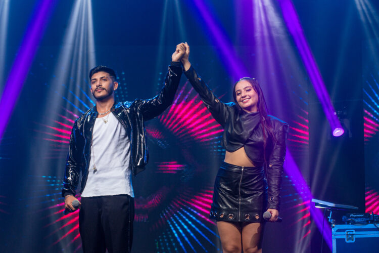 Reynan & Rayssa agitam tarde de domingo em SP durante gravação de DVD