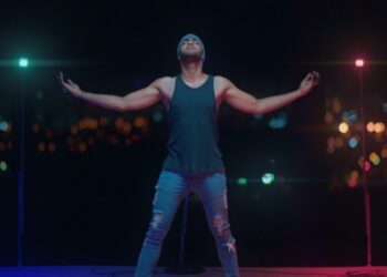 Animada e contagiante, “O Tempo Voa”, do cantor Shelldon, já está disponível nas plataformas digitais