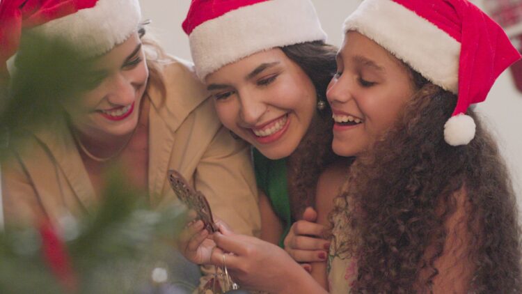Linha Produções lança série natalina “Mães & Filha – O Pedido de Natal”