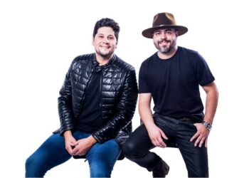 Já é hit! Rapha & Leo lançam “Velha Vida Nova”