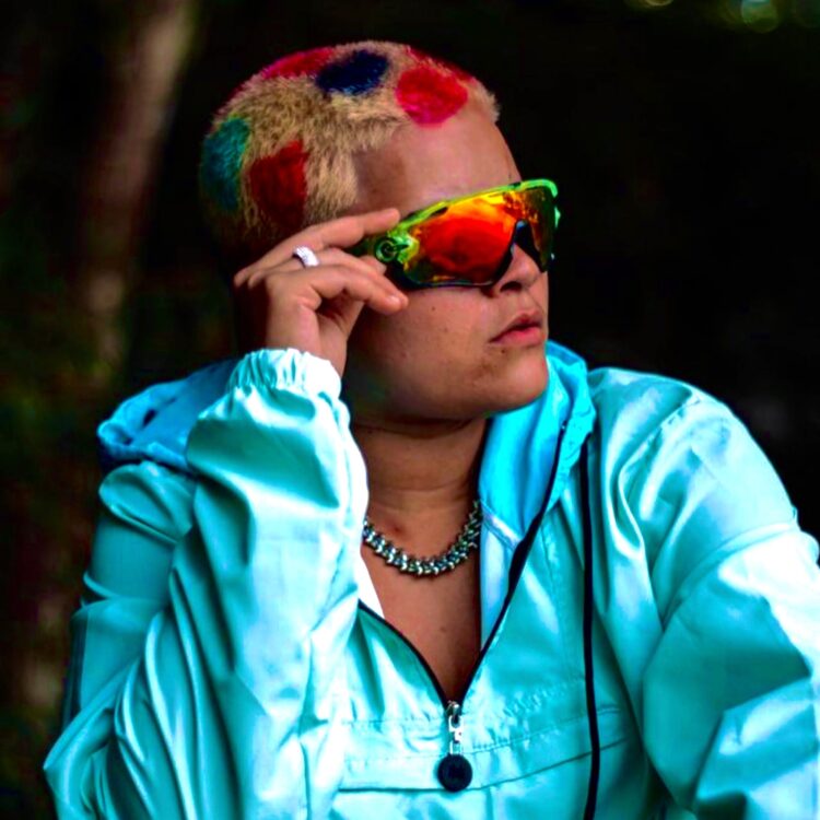 Revelação do ‘Mixed Music’ na base sertaneja, Grazzy G lança a romântica ‘Me Liga’