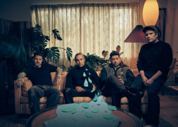 Fall Out Boy lança novo single, “Heartbreak Feels So Good”