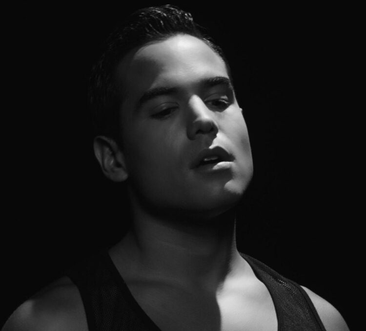 Bruno Gadiol inicia lançamentos da 2ª parte do álbum JOVEM com música autobiográfica batida de funk