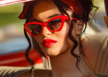 Casali traz empoderamento feminino em novo single “Ela é Braba”