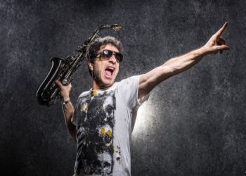 George Israel lança ‘Reza Forte’ e inicia comemoração de 40 anos de carreira