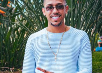 ‘Kikando e me Olhando’: MC Braz comemora mais de 100 milhões de streams em hit