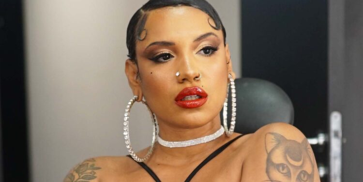 MC Taya lança “Betty”, primeiro EP de carreira, e traz referências do funk, rap, rock e trap