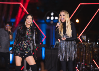 Allana Macedo lança música com Solange Almeida