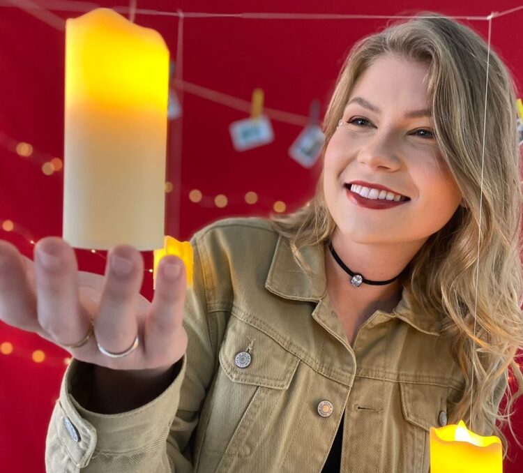 Viral no TikTok, Vicka entra em nova fase “Romântica Demais”