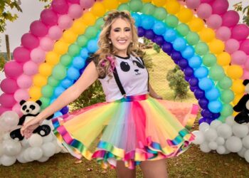 Natasha Panda lança seu primeiro single autoral “Bem Mais Colorido”