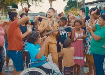 Nathan Carvalho apresenta clipe de “Vida Leve” com foco em apoio social