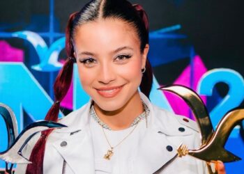 Conheça Emilia, estrela do pop urbano que está conquistando o mundo com suas músicas