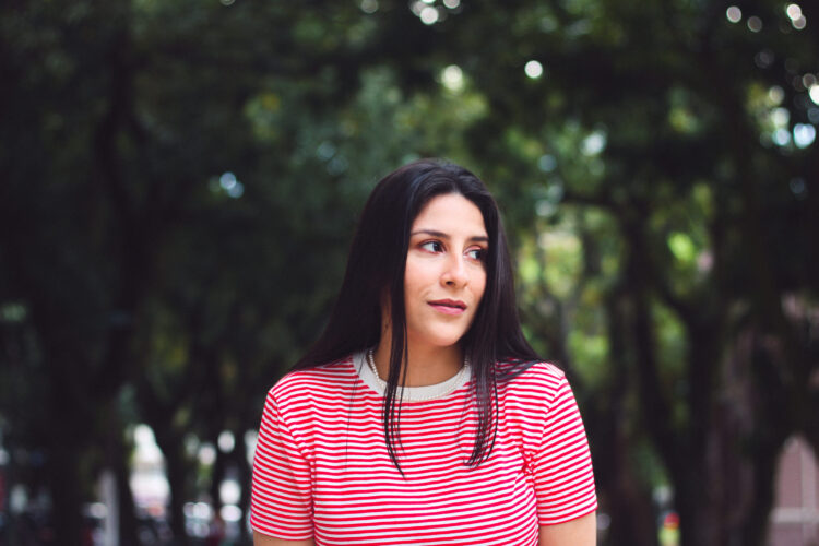 Bia Bergman lança novo single ‘Tudo Mudou’ com fortes referências do pop rock