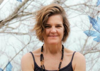 Liza K apresenta uma visão pessoal sobre a vida no álbum “Simplicidade”