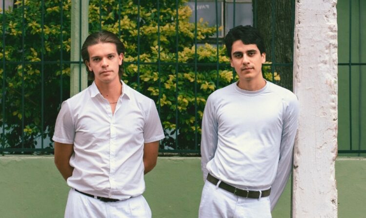 Duo Curry & Blankets lança “Dilemma”, novo álbum de estúdio