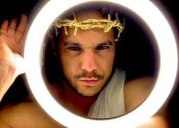 David Ricco lança seu novo e provocativo single “Versículo 22”