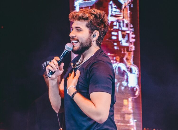 Gustavo Mioto lança música inédita do DVD de 10 anos de carreira