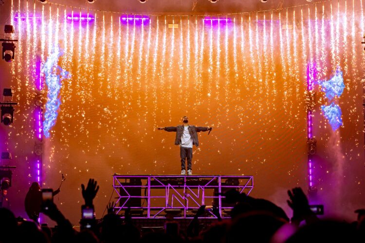 Baile do Dennis agita Vale do Anhangabaú em festa histórica que celebrou os 10 anos da label