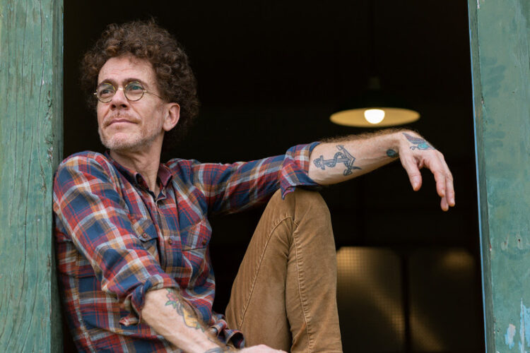 Nando Reis dá detalhes de novo álbum em episódio final de podcast