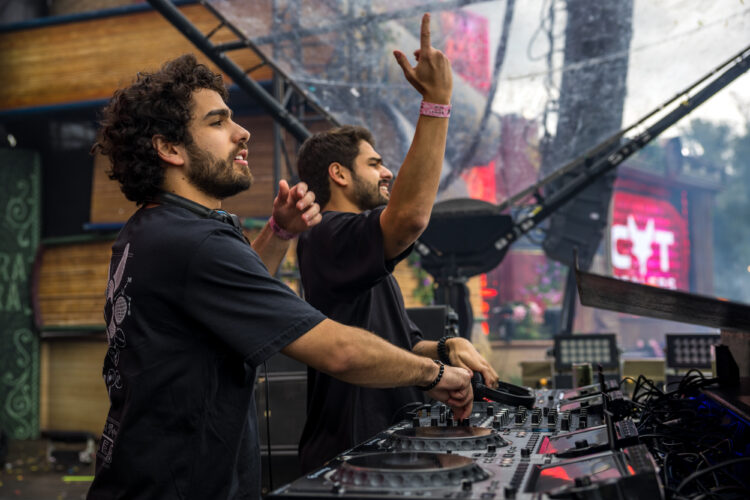 Cat Dealers comemora participação no Tomorrowland Bélgica