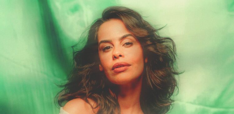 Eline lança single “Coração na Boca” e abre caminhos para álbum homônimo 