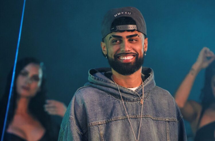 Fenômeno latino, Jay Wheeler lança remix trap de “Pacto”