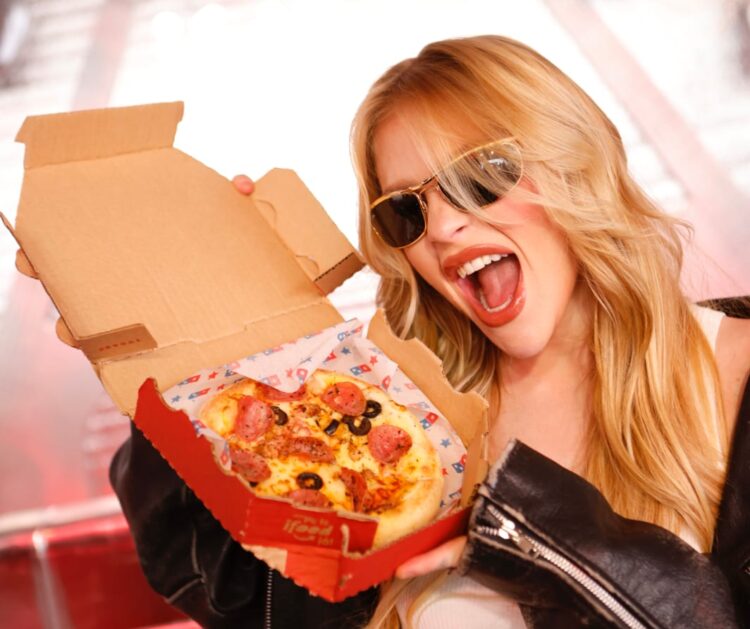 Luísa Sonza lança pizza exclusiva com o iFood no The Town