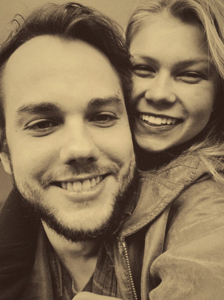 Vicka faz carta aberta de amor para namorado que inspirou álbum