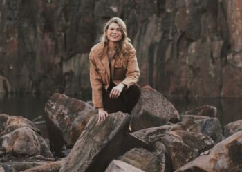 Em tempos de dúvida, Vicka prova que ainda existe amor puro no EP “Entrega”