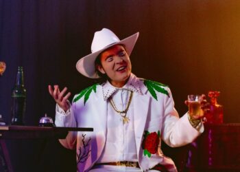 Gali Galó aposta na sofrência do novo sertanejo com “Três Passinhos da Derrota”